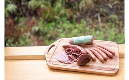 「まつのジビエ」鹿肉の加工品セット（燻製、ビアシンケン、ボローニャ、フランク、ウインナー）◇｜ジビエ 鹿 しか シカ 鹿肉 ウインナー ビアシンケン フランクフルト ボローニャ 燻製 珍しい グランピング キャンプ飯 BBQ バーベキュー ふるさと納税　愛媛県 松野町 お取り寄せ