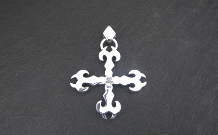 Small vampire cross pendant スモール ヴァンパイア クロス PT ｜ ペンダント トップ シルバー アクセサリー 十字架 バンパイア モチーフ 925 ハンドメイド ジュエリー アクセ ファッション 人気 シンプル ギフト プレゼント 年末年始 お中元 お歳暮 内祝い 快気祝い