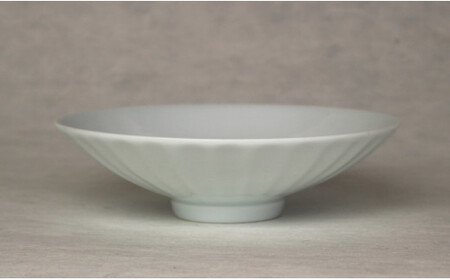 現代の名工 矢鋪與左衛門作【白磁しのぎ手 透過夏茶碗】有田焼 A300-48