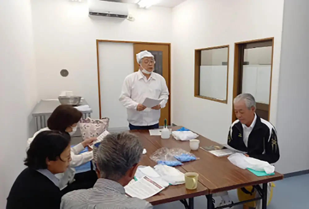 【総本家　肉のあさの】【ワークショップ】滋賀県産三元豚もも肉を使った生ハム手づくり体験（１本分）【AE18W】