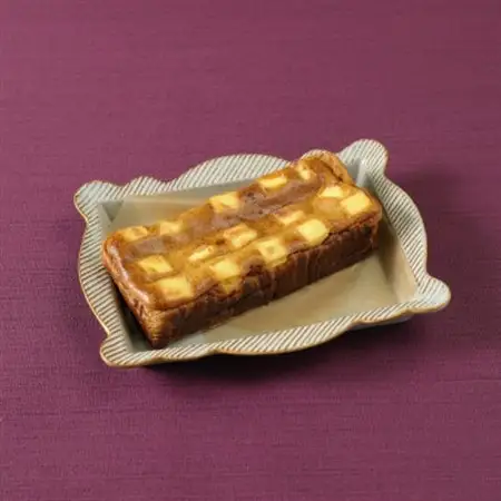 【角切りチーズが入った】ゴロッとチーズケーキ【かわいいギフトボックス入り】【配送不可地域：離島】【1427365】