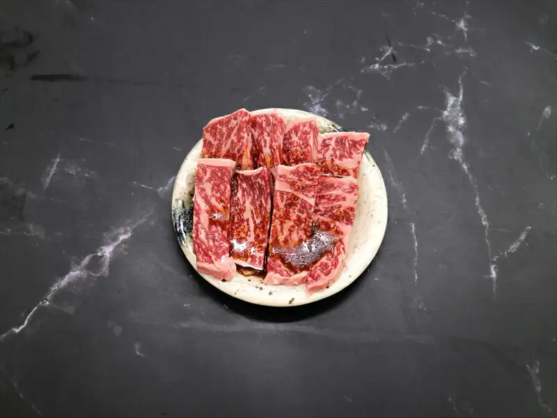 焼肉 焼くだけ簡単 国産黒牛ロース＆カルビ2kg タレ漬け焼肉