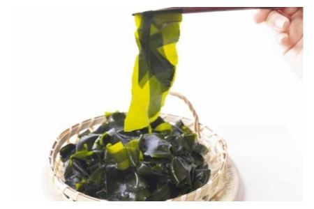 三陸産 塩蔵 わかめ 1kg×2袋 & 茎わかめ 500g×2袋 [さんりくみらい 宮城県 気仙沼市 20564806]