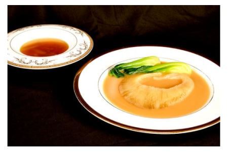 気仙沼港水揚げ 1,440時間かけて愚直に作ったフカヒレ姿煮 濃厚白湯仕立 80g 煮込み用パイタンスープ250g 各1 [海華 宮城県 気仙沼市 20565811]