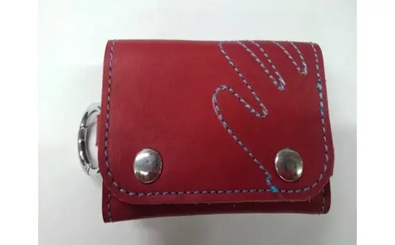 グローブの革製　コンパクトな三つ折り財布　WIS No.096