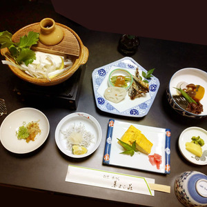 Z6127_創業86年 昭和初期の料理旅館 ペア 宿泊券 1泊2食付き 「地魚プラン」 2名様
