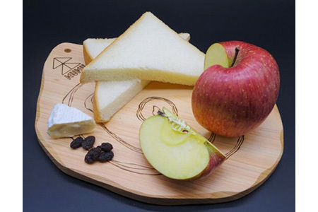 KUKUカッティングボード mountain Ver │徳島県 那賀町 国産 桧 檜 ヒノキ カッティングボード 木製 まな板 食品プレート 食器 無垢 日本製 キャンプ BBQ バーベキュー プレゼント NW-23