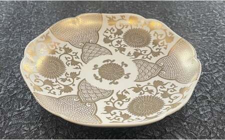 有田焼 白マット 金彩菊唐草 銘々皿 2枚セット【丸兄商社】食器 器 うつわ 皿 取皿 小皿 デザート皿 菓子皿 2枚 セット お祝い お正月 おせち ハレの日 金彩 華やか A45-357