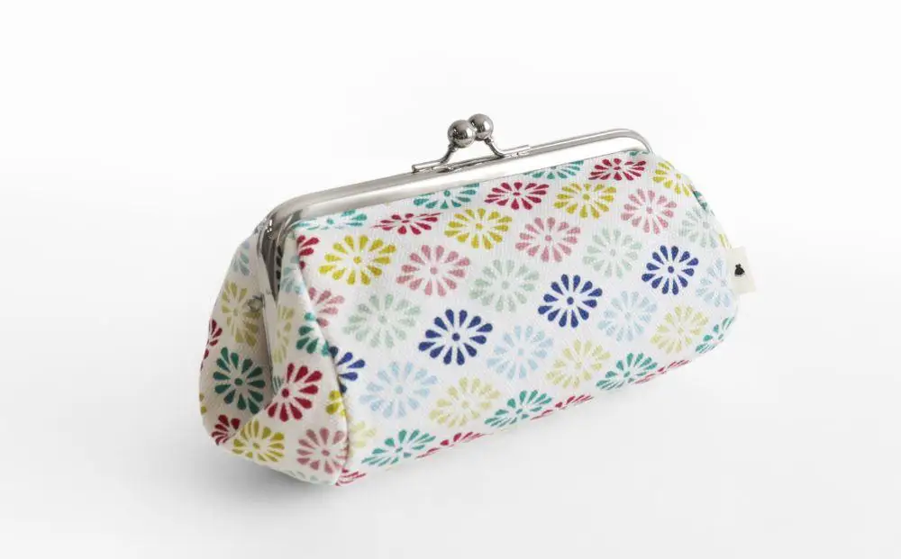 【AYANOKOJI】TAWARA型がま口コスメポーチ 中サイズ(京都菊菱 白)| がま口専門店 雑貨 人気ブランド