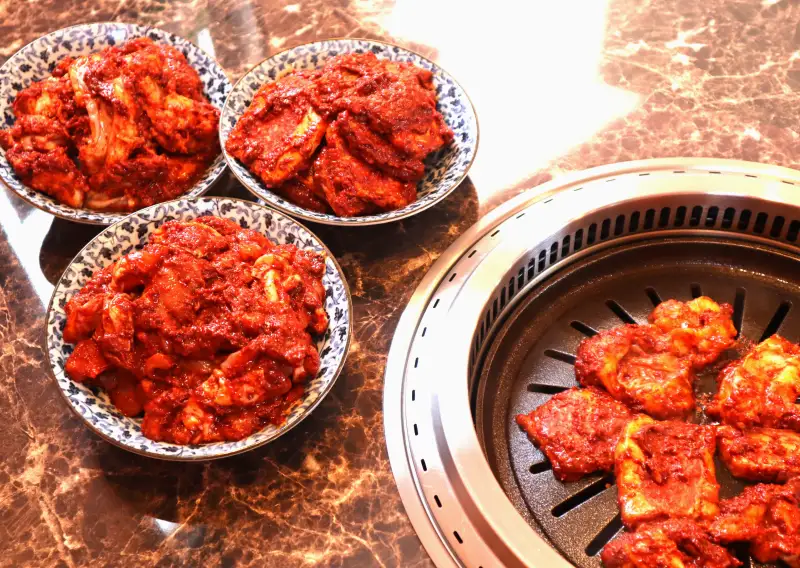 地獄焼き三種セット＜国産牛小腸・国産牛カルビ・国産地鶏＞_B168-006