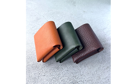 本革 ノンステッチの二つ折りミニ財布 シボ入り栃木レザー ファッション小物 革小物 レザー小物 ウォレット コンパクト カード入れ 小銭入れ お札入れ  グリーン