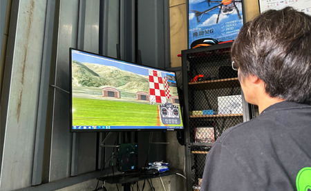 初心者大歓迎 ドローン 1時間 体験 チケット 1名様 【ドローンピークマルチコプターフライトスクール】／ 60分 ６０分 １時間 体験チケット 初心者 おすすめ 操縦 操作 講習 受講 スクール マルチコプター 無人航空機 趣味 遊び アクティビティ