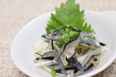 ふぐ皮 甘酢漬け 化学調味料不使用 無添加 ふぐ皮120g×4個 合計480g フグ トラフグ フグ 最高級とらふぐ 父の日 母の日  大人気 山口県 本場トラフグ 食感 コリコリ 酒のつまみ (10092) 