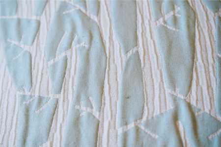 座れるクッション　cocioroso 白樺　青磁  