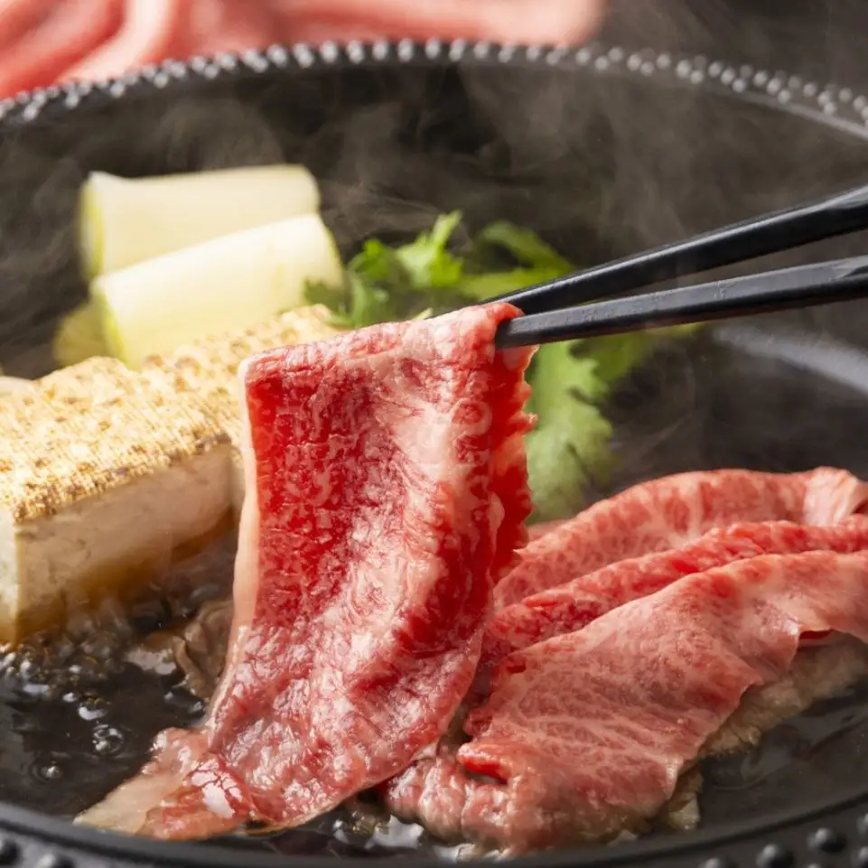 松阪牛の品評会で最優秀賞受賞歴のある 加藤牧場の黒毛和牛赤身（バラ）切り落とし400g(200g×2P)／牛肉 国産牛 国産 和牛 大容量 冷凍便 年末年始 お正月 黒毛和牛 赤身 バラ バラ肉 肉 上質 家族 焼肉 しゃぶしゃぶ すき焼き 鍋 おいしい 美味しい 人気 おすすめ 三重県 四日市市 ふるさと納税