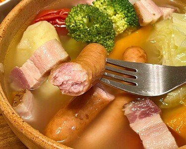 日光HIMITSU豚とイベリコ豚ベジョータを練り込み旨味を深めた【贅沢あらびきウインナー】 [0331]