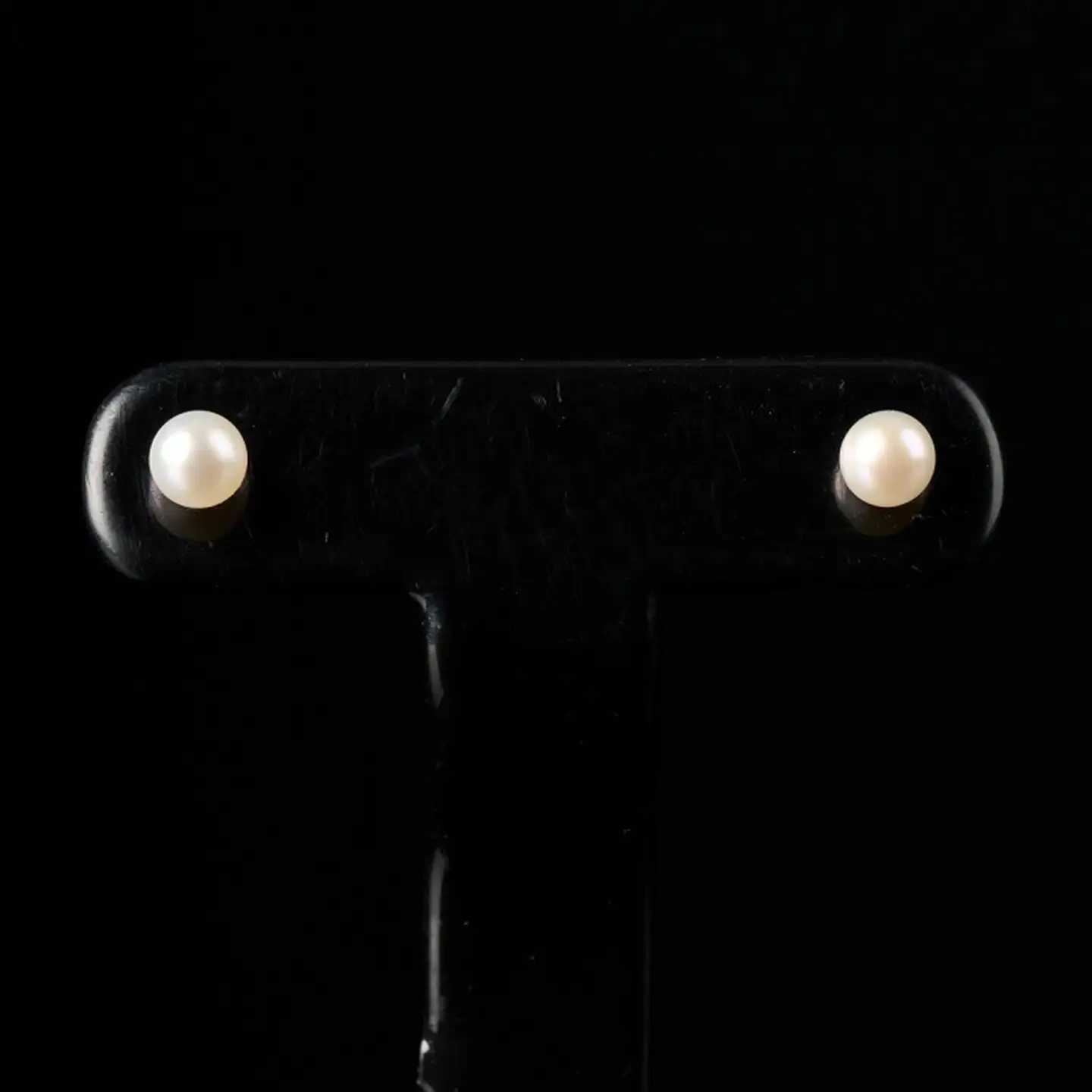 艶々ベビー！5mmアコヤ真珠直付けピアス：B425-007