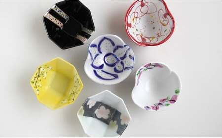 有田焼 巻花 (赤釉・ルリ・桃) 八角 (雲花・雪柳・宝石) 珍味入れ ６客揃い 花形 八角形 小さい器 富永陶磁器 A60-76