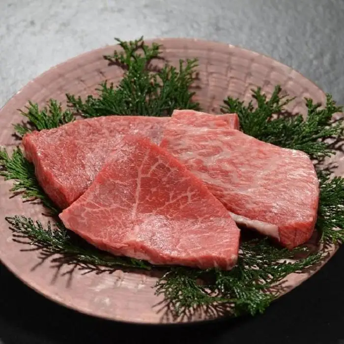 神戸牛 ステーキ 希少部位　300g　真空パック　KB004