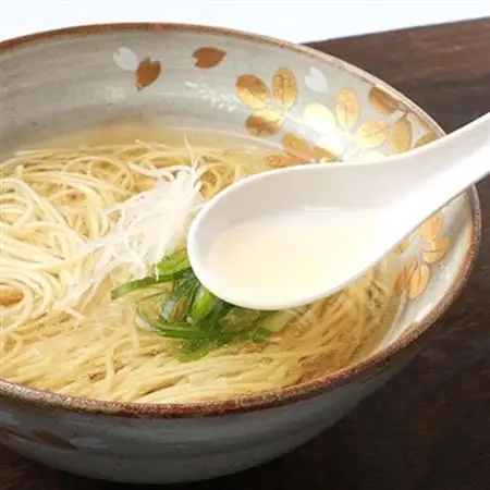 かつおラーメン ・ かつおめし 枕崎産鰹のトッピング付き 4人前 セット A3-36_麺 ラーメン  らーめん 拉麺  惣菜・加工品 乾物    魚介・海産物 カツオ 鮮魚 かつお 鰹  魚介・海産物   _【配送不可地域：離島】【1167958】