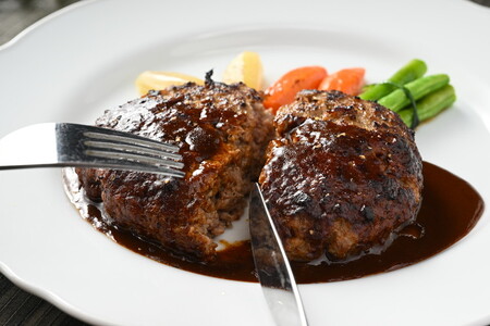 ハンバーグのお店のハンバーグの素 300g×2パック 計600g ｜ ハンバーグ 肉 牛 牛肉 冷凍 小分け 簡単調理 栃木県 那須町 〔P-140〕 ※着日指定不可