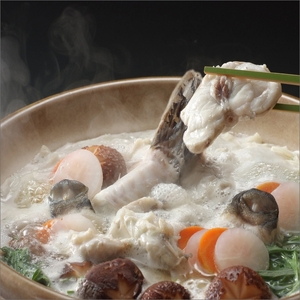 【4回定期便】とらふぐフルコース【刺身菊盛・ちり鍋】〆はマルゴめん(中間市新名物米粉麺)九州の味を堪能 豪華2人前【001-0455】
