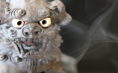 シーサー陶房大海　シ～サ～香炉（大・正面向き）