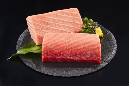 料亭の味をご自宅で、マグロの目利き名人宮川輝雄が送る 逸品のマグロ 中トロ＆大トロ M071-003 冷凍 マグロ