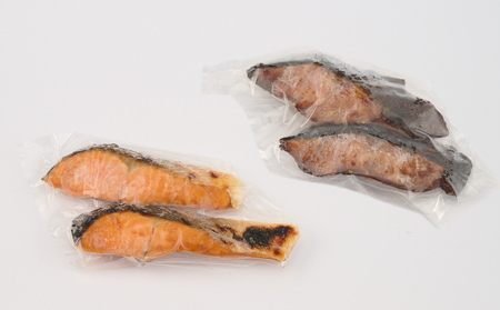 レンジで温めるだけ! 老舗の「魚屋さんの焼き魚」塩鮭・銀ダラ 各2枚×2袋(H032112)