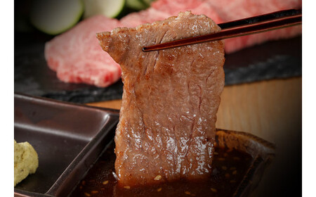 【神戸牛 肩ロース焼肉切り落とし 600g（黒折箱入り）冷凍】箱入り ギフト 和牛 牛肉 ステーキ しゃぶしゃぶ すき焼き 焼肉 大人気 ふるさと納税 バーベキュー 年末年始 お盆 パーティー ボックス ごちそう 和牛 国産 但馬牛 但馬 神戸  村岡 和牛セレブ 35000円 58-15