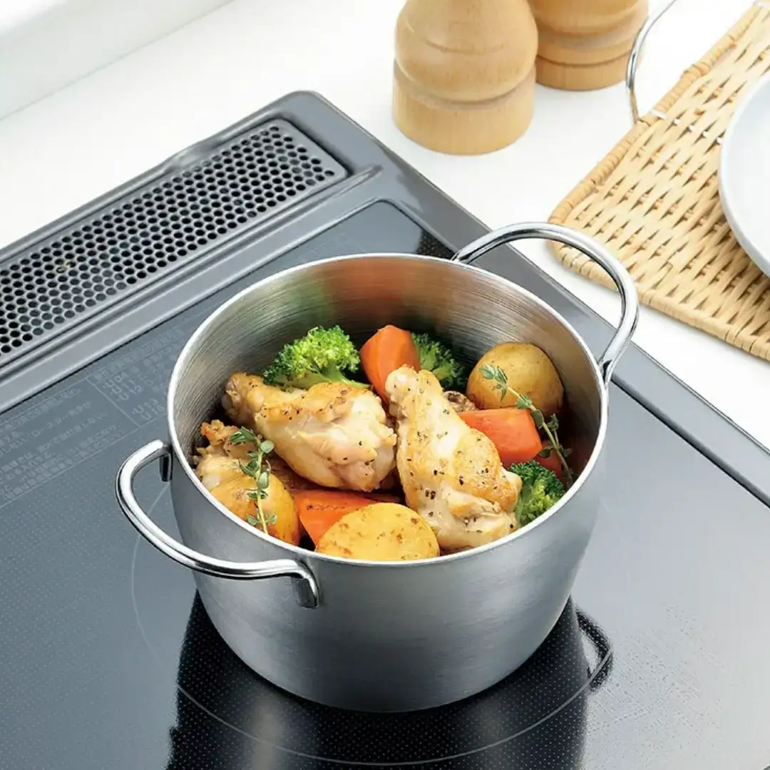 [山人] ダッチオーブン15cm（6インチ） IH対応 オーブン使用可 アウトドア用品 キャンプ用品 【055S008】