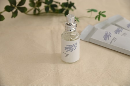京丹波産ラベンダー 香水 30ml コスメ 京都 国産 植物エキス 化粧品 ラベンダー ※沖縄県へは配送不可。 [013SNT001]