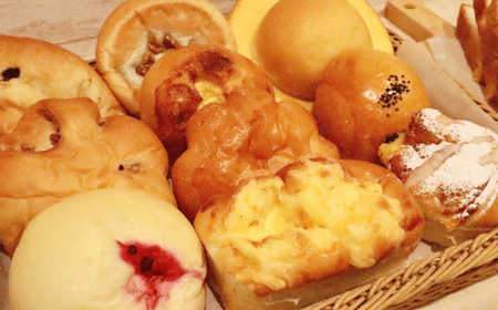 26-877．sakura ville 生食パンと人気パン詰め合わせセット