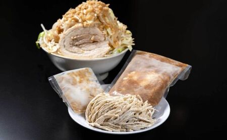 G-しお：2食セット お取り寄せ 「二郎系 ラーメン」 塩とんこつ 麺類 豚 旨味 濃厚スープ 平打ち 太麺 絶妙 バランス 溶き卵 コク おじや 冷凍 トッピング ボリューム 