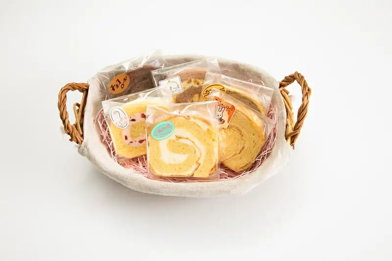 【6個入り】シェフおすすめロールケーキ6種の詰め合わせ（しあわせロール・チョコ・カフェ・季節のおすすめ3種×各1個）【 ロールケーキ スイーツ お菓子 神奈川県 南足柄市 】