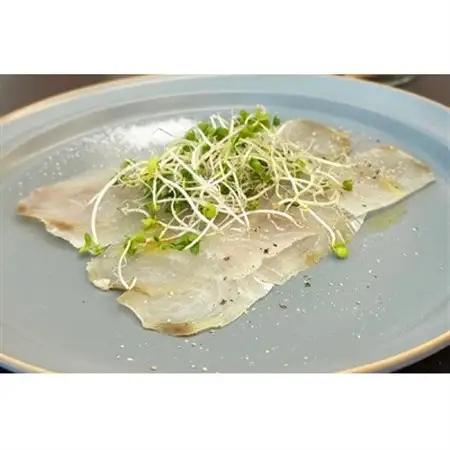 【あおもり食品】ひらめ生ハム風と紅鮭スモークサーモン_魚介・海産物   _【配送不可地域：離島】【1483288】