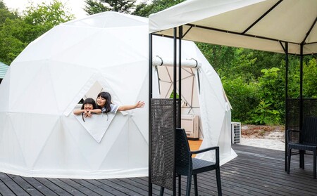 BE01 まつたけ小屋 アウトドア広場「梅松苑」ドームテント 平日御宿泊券 4名様まで (食事なし) // 長野県 南信州 ドームテント グランピング アウトドア キャンプ 星空