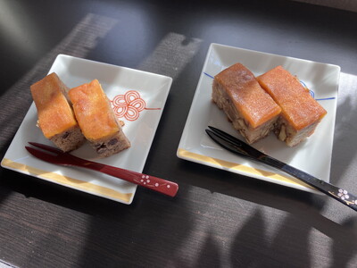 伊万里焼 梅水引5寸角皿（青・赤）セット 165-H1073