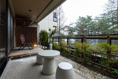 辰口温泉 まつさき【鳳凰棟 特別室】1泊2食付きペア宿泊券（2名様分） 温泉露天風呂＋温泉内風呂付（和室またはベッド付）