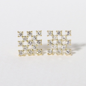 K18シンメトリーダイヤモンドピアス 0.28ct  K18 ジュエリー アクセサリー ピアス ダイヤモンド イエローゴールド ホワイトゴールド ピンクゴールド ダイヤ0.14ct×2 カラット 天然 ダイヤモンド レディース ファッション 宝飾 ジュエリー アクセサリー 山梨県 甲斐市 BQ-70