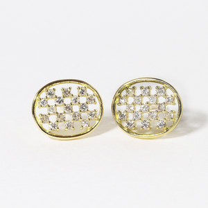 K18楕円形ダイヤモンドピアス 0.22ct  K18 ジュエリー アクセサリー ピアス ダイヤモンド イエローゴールド ホワイトゴールド ピンクゴールド ダイヤ0.11ct×2 カラット 天然 ダイヤモンド レディース ファッション 宝飾 ジュエリー アクセサリー 山梨県 甲斐市 BQ-73