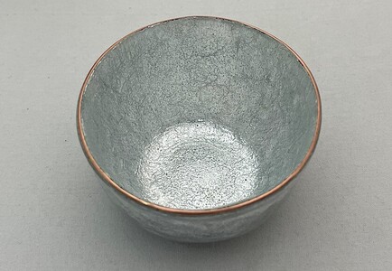[受注生産] 小サイズ [冬・結氷した地元諏訪湖面を表現した薄灰色] 総銀張七宝[酒杯] / 赤羽七宝舎 酒器 信州 長野県 諏訪市 諏訪 [87-02WI]