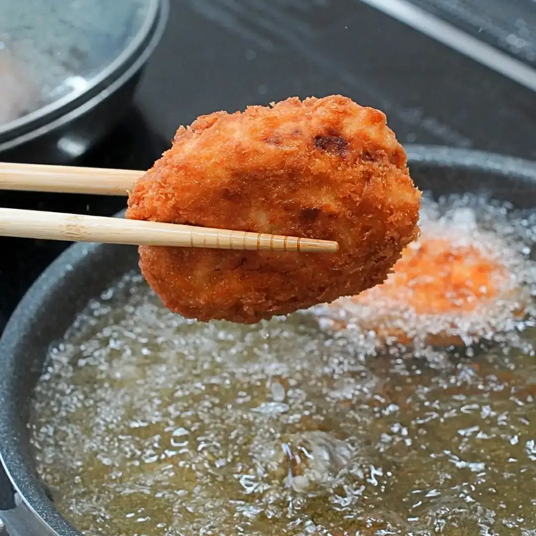 牛肉入りメンチカツ 10コ入り 新潟県産牛メンチカツ 油で揚げるメンチカツ 簡単調理 メンチカツ 牛肉メンチカツ 肉 惣菜 ギフト お中元 お歳暮【013S089】