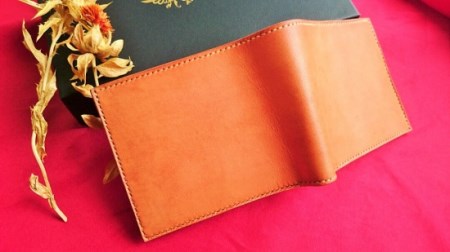 紅花染めサドルレザーの二つ折りウォレット FZ26-701