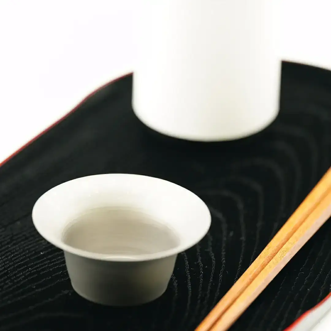 純チタン製お猪口 富士(Fuji) ・無地 オシャレ おちょこ ぐいのみ おしゃれ 酒器 日本酒 チタン 燕三条製 プレゼント 退職祝い  【019S072】