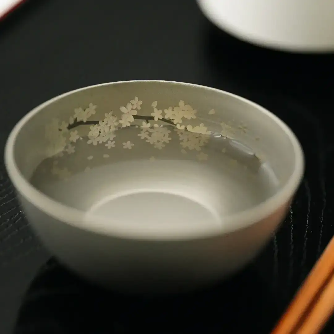 純チタン製お猪口 裕(Yuu)・春(桜) オシャレ おちょこ ぐいのみ おしゃれ 酒器 日本酒 チタン 燕三条製 プレゼント 退職祝い  【022S067】