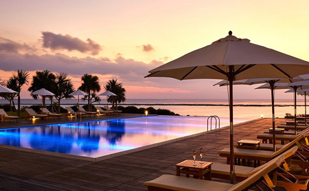 宿泊券 【サイプレスリゾート久米島】デラックスオーシャンビュー 1泊朝食付きペア宿泊券