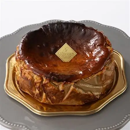 【冷蔵】半熟とろとろカフェオレバスクチーズケーキ〈1ホール5号〉_菓子・スイーツ ケーキ  _【配送不可地域：離島】【1481127】