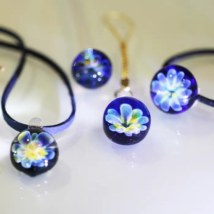 【ガラス工房アルコス】ガラス工芸体験『シルバーの花模様をガラス中に』ペアチケット１枚　[0030-0119]