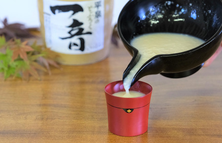 平泉のどぶろく「一音(いっとん)」瓶720ml＆瓶300ml　米ひとめぼれ3合付き / お酒 にごり酒 地酒 日本酒 ひとめぼれ お米 おまけつき 100％ プレゼント 贈り物 贈答 ギフト お祝い【dbr110-b-720x300A】